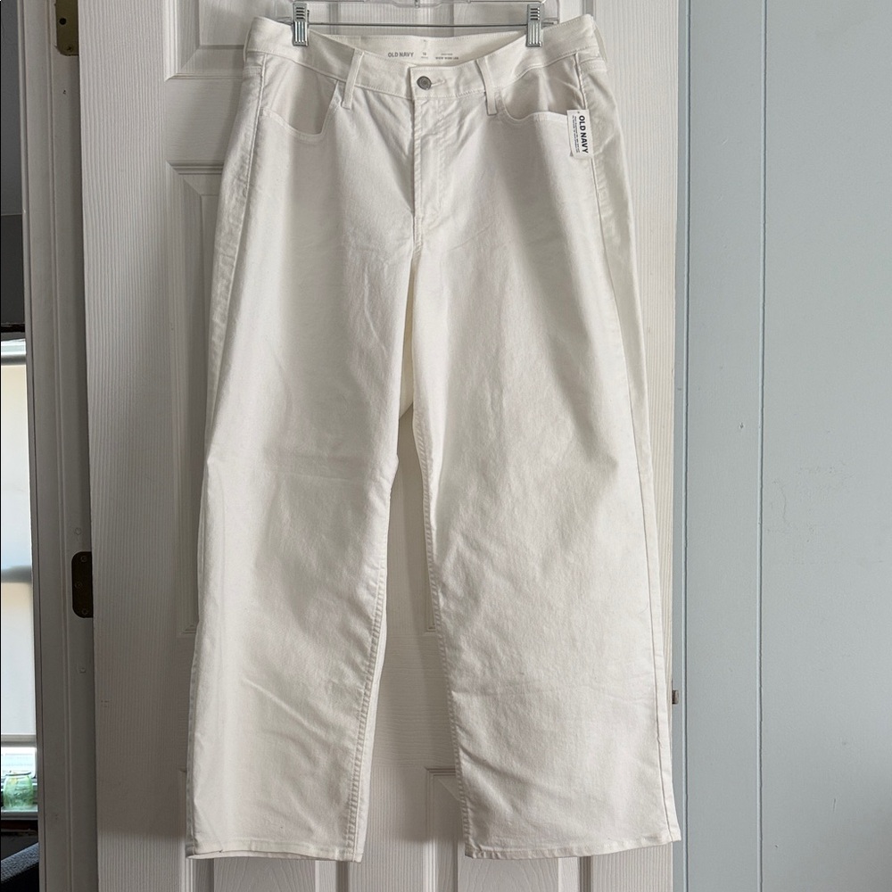 Old Navy High-Rise Wide Leg Jeans in Cream